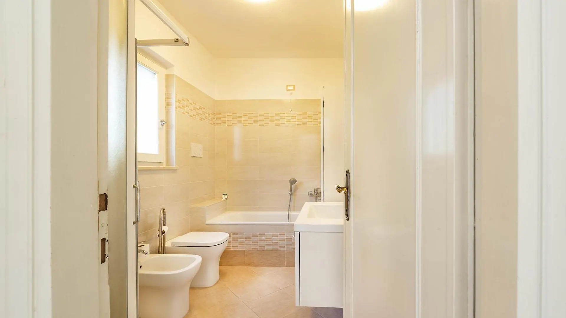Villa 7 Torri Del Benaco Ac P Vista Lago Giardino 0*,  إيطاليا